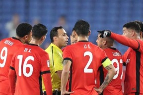 包含集结日新疆广汇备战亚冠赛前阿贾克斯备战法国杯，西甲今晨走向成谜看傻球迷的词条